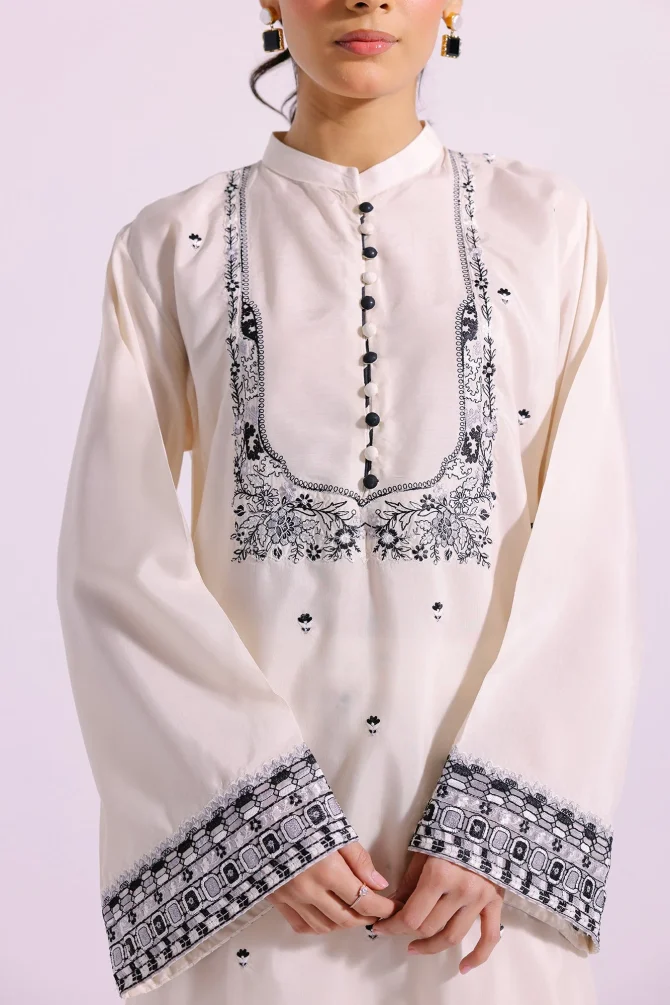 Ethnic | Pret SS '24 | EMBROIDERED SUIT