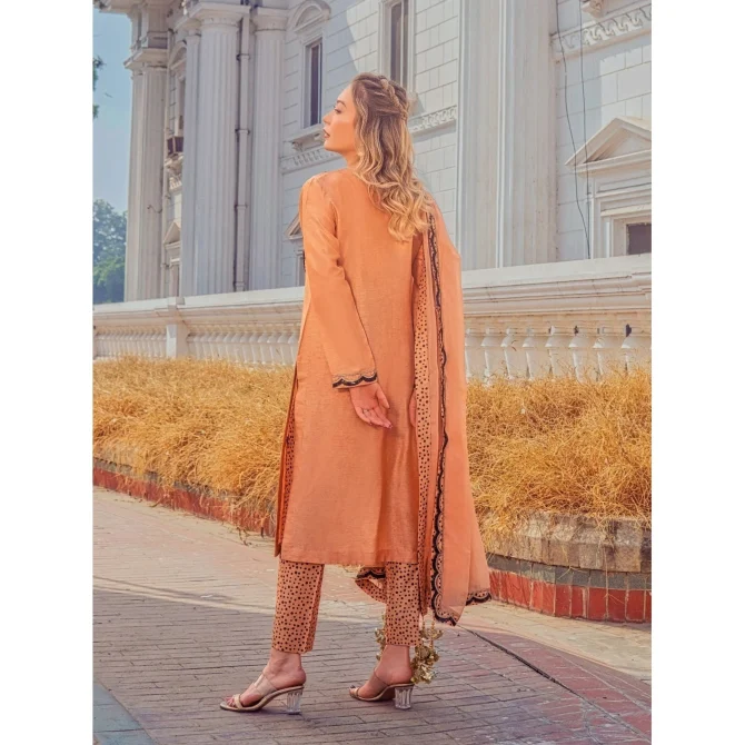 A-Meenah | Qazaq Luxury Pret FW/22 | 05 Noor Gul